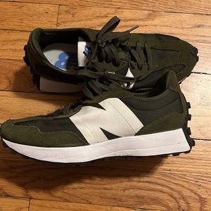 New balance 327 in olive